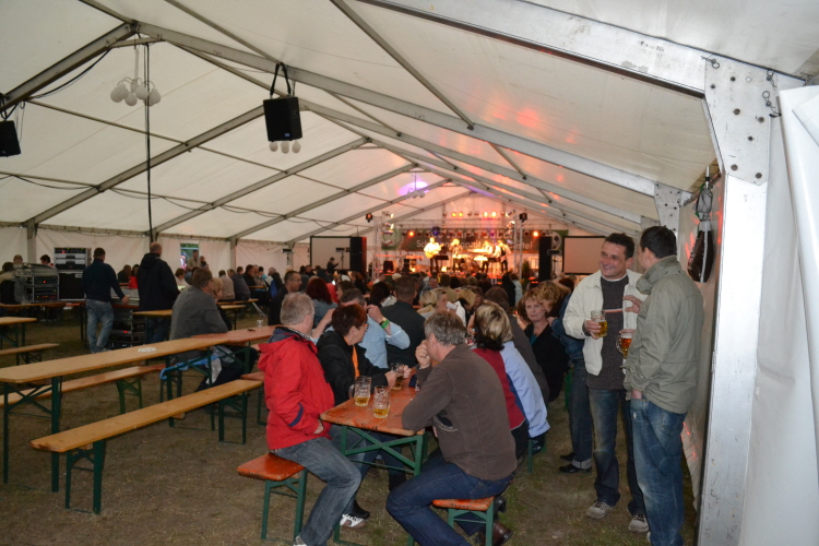 3. Festtag im Festzelt