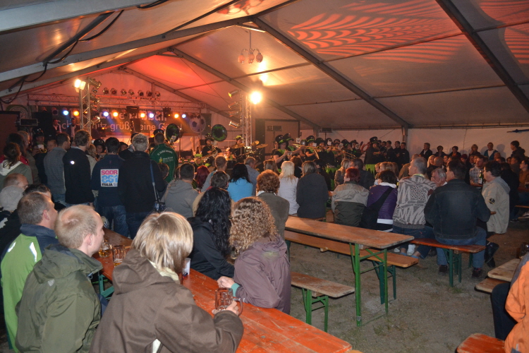 3. Festtag im Festzelt