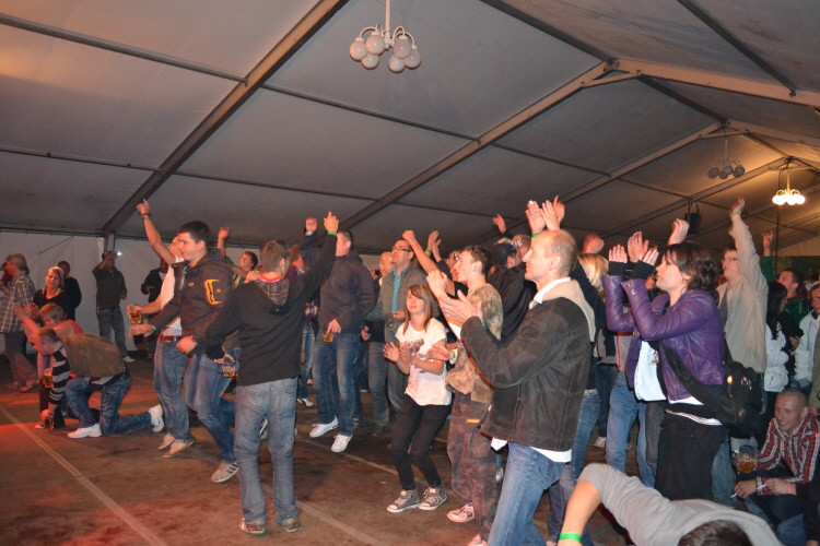 3. Festtag im Festzelt