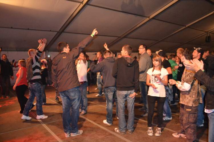 3. Festtag im Festzelt