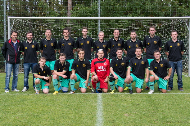 SV Grn-Wei Schwepnitz 2. mit Sponsor Lothar Rthig